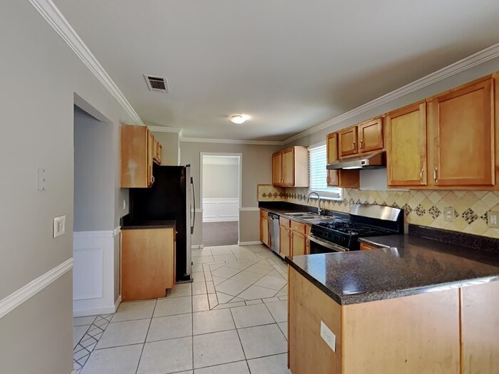 Building Photo - 6273 Selborn Dr SW