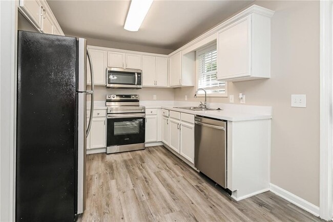 Building Photo - 64 Maple Hill Dr
