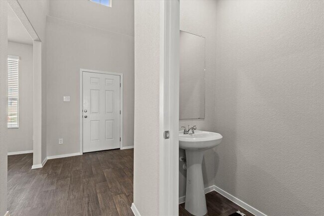 Building Photo - 1296 Teychas Dr