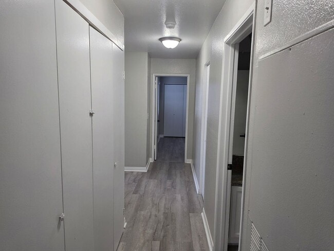Building Photo - Charming 3 bed 2 bad located at Park 1