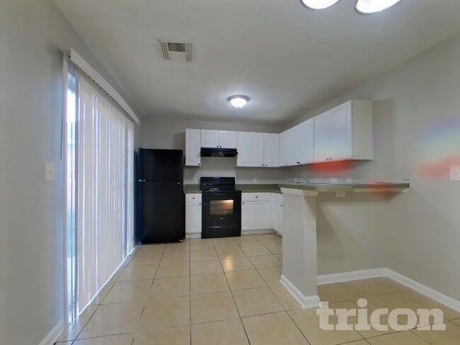 Building Photo - 3126 Kelling St