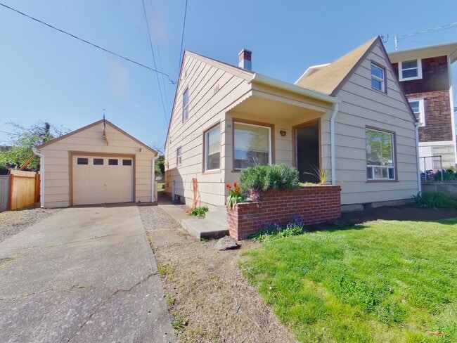 Primary Photo - Updated 4 bedroom in South Eugene