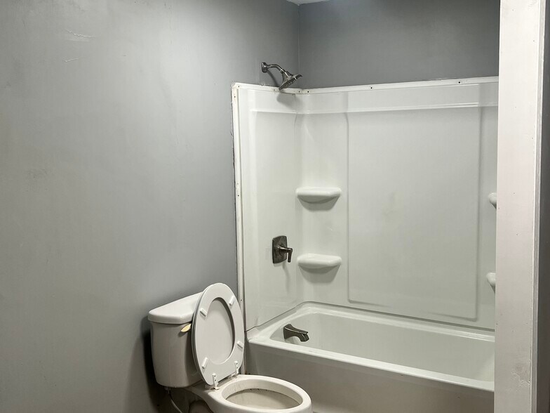 Building Photo - 402 Old Richton Rd