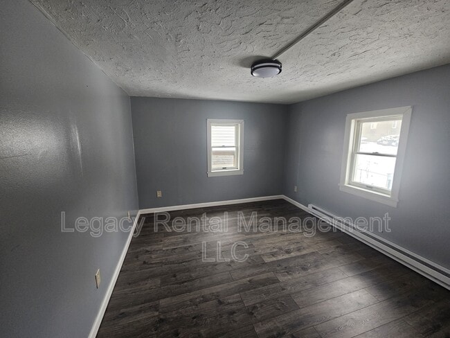 Building Photo - 3 Ridge St