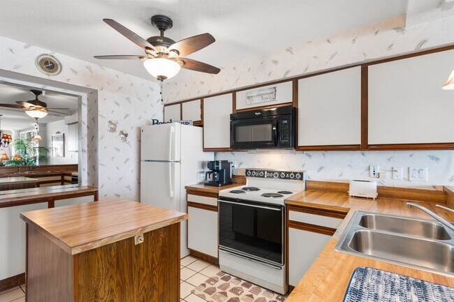 Building Photo - 4701 S Ocean Blvd