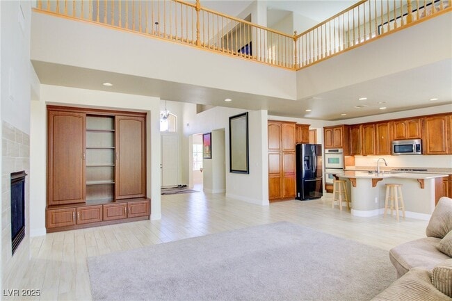 Building Photo - 8925 Monte Oro Dr