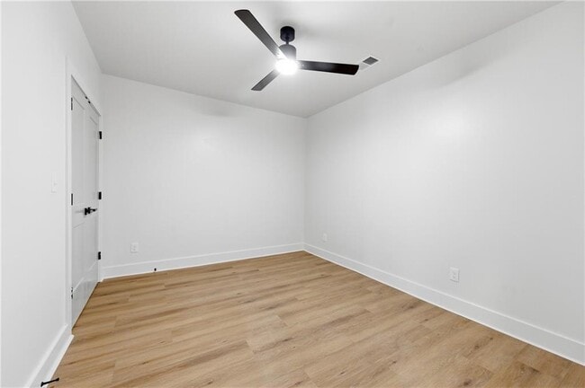Building Photo - 320 Shoal Creek Rd