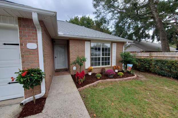 Building Photo - 852 Ladner Dr