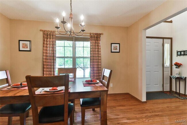 Building Photo - 1106 Illini Dr