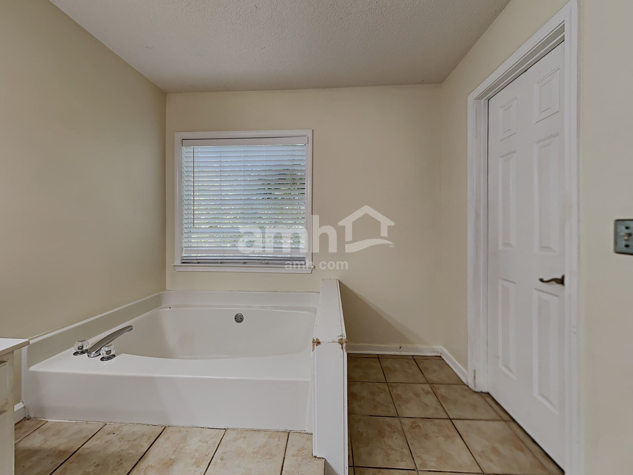 Building Photo - 4180 Glenaire Way NW