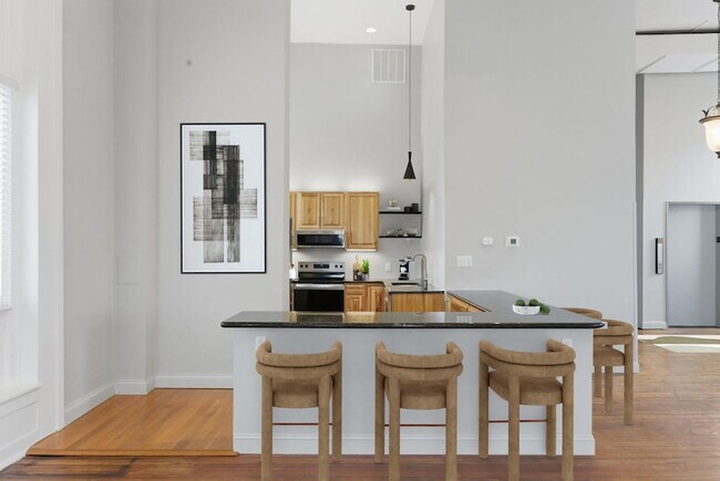 Building Photo - 500 Main St