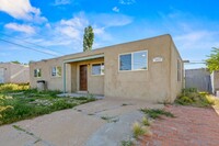 Building Photo - Charming Home on Valerie Circle