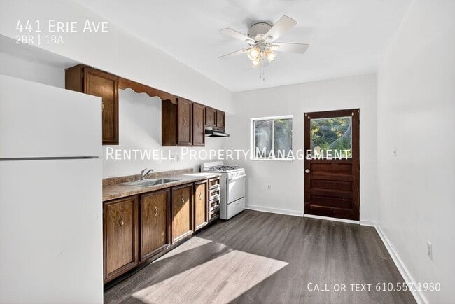 Building Photo - 441 Erie Ave