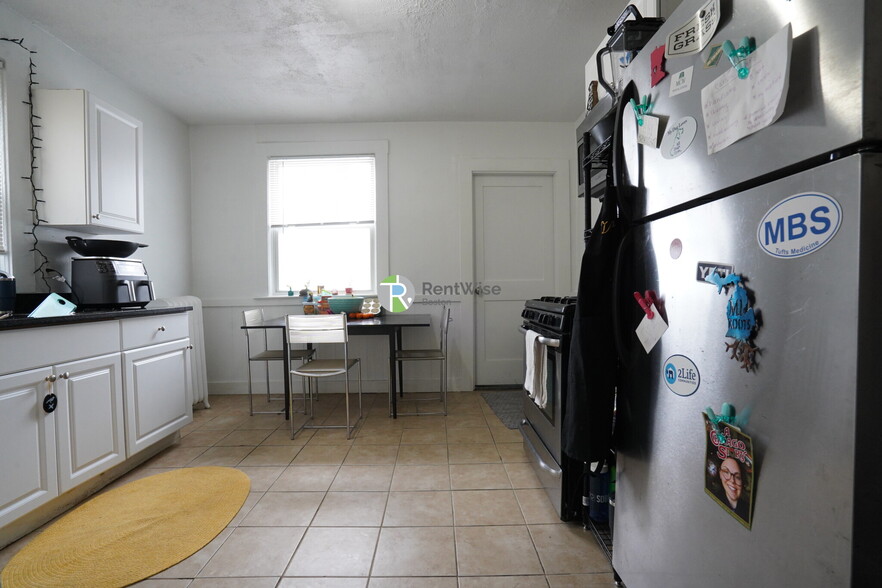 Building Photo - 2 Walnut Terrace