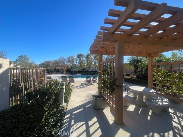 Building Photo - 16 Wellesley