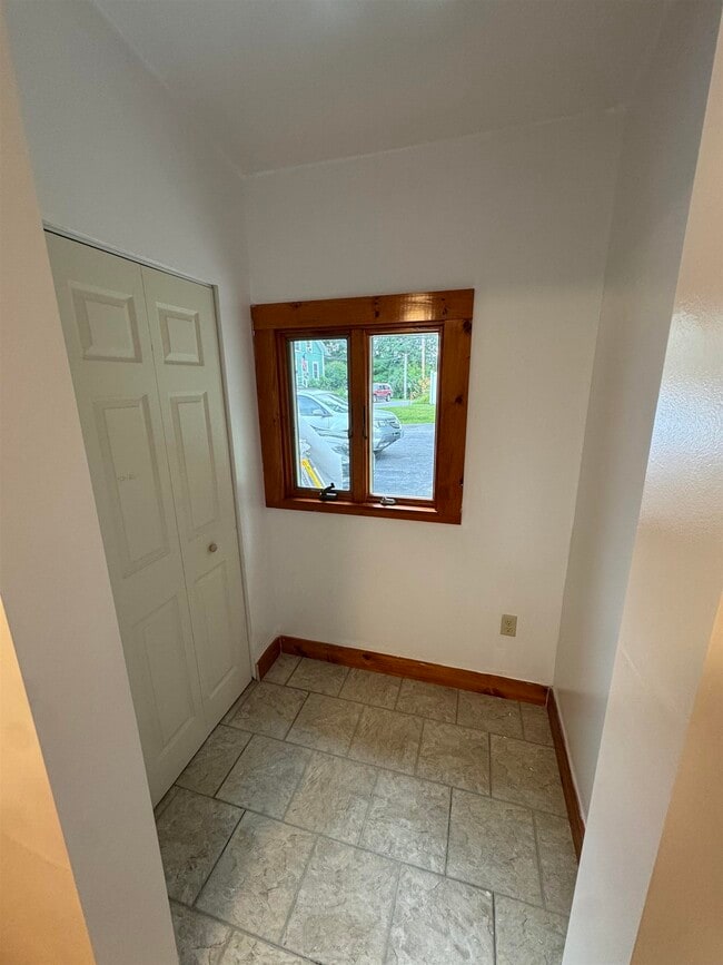 Building Photo - 26-28-28 High St