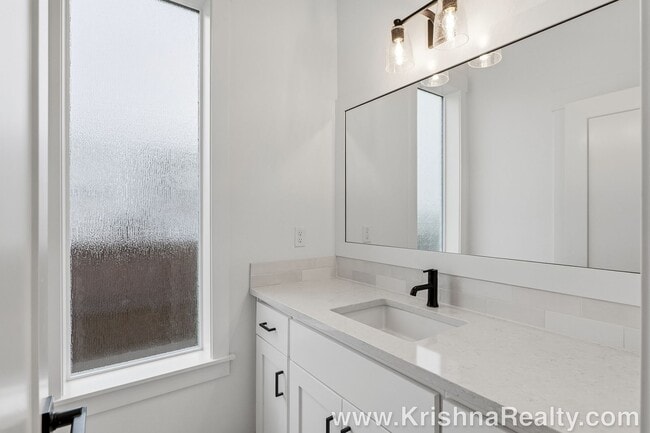 Building Photo - Spacious 5 BR | 3 BA | Modern Corner-Lot Single-Family Home | Farmstead Crossing Neighborhood