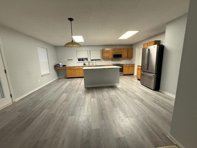 Building Photo - 14302 Holly Berry Cir