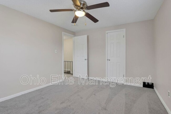 Building Photo - 898 Racine Ave