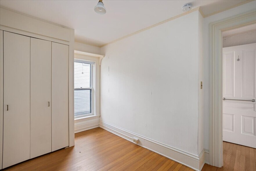 Building Photo - 246 Prospect Ave NE