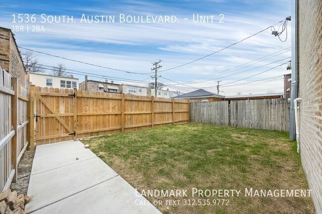 Building Photo - 1536 S Austin Blvd