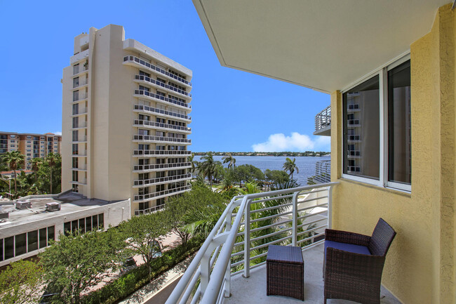 Building Photo - 1551 N Flagler Dr