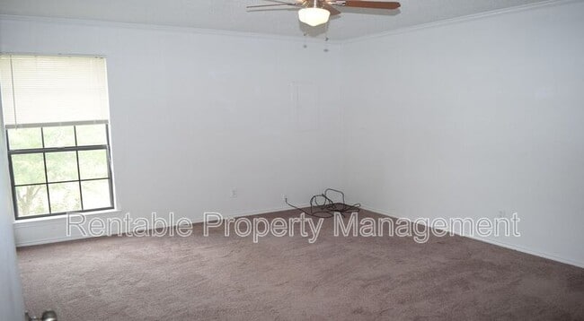 Building Photo - 118 Stagecoach Trail