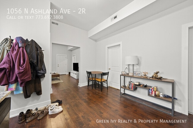 Building Photo - 1056 N Ashland Ave