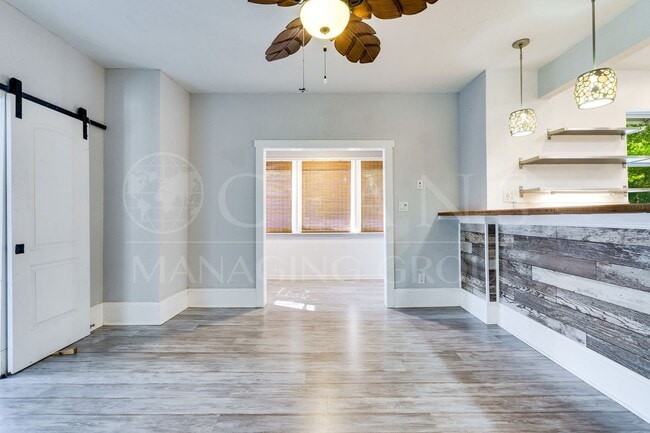 Building Photo - Charming 2 Bed, 2 Bath Home Near the World...