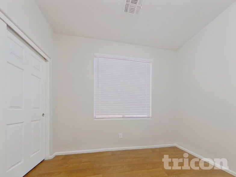 Building Photo - 25746 W Globe Ave