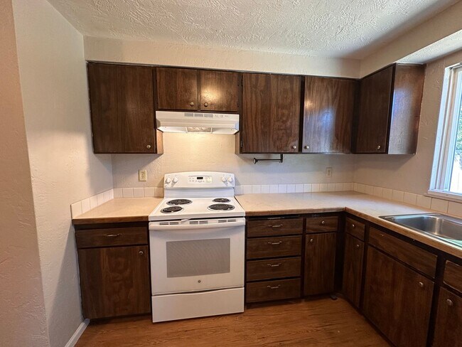 Building Photo - 520-522 N 38th Pl