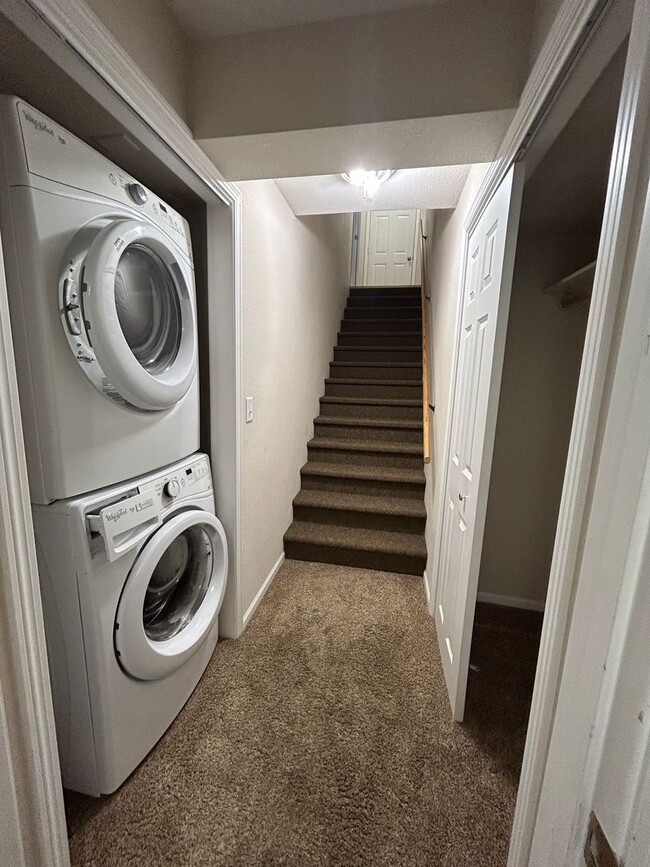 Building Photo - Spacious 5-Bedroom Family Haven with Moder...