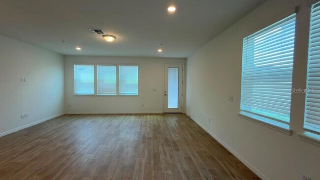 Building Photo - 4568 ORCHARD VIEW Aly