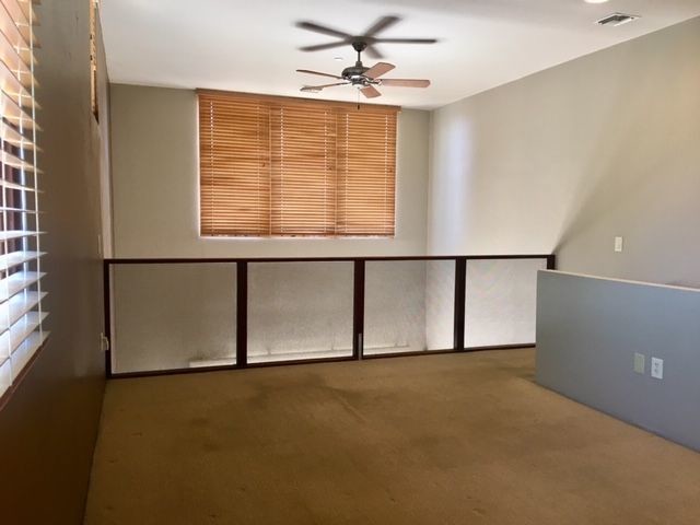 Building Photo - Modern loft style unit close to downtown
