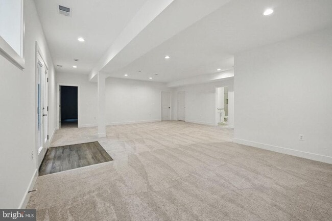Building Photo - 5604 Clermont Dr