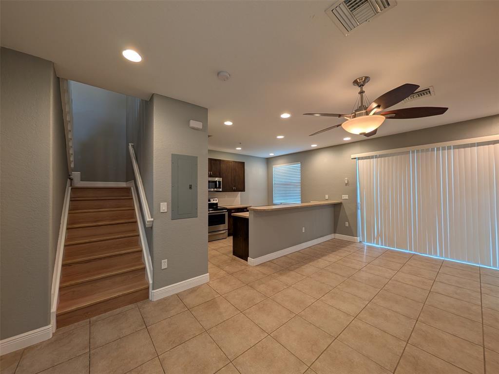 Building Photo - 2851 W Prospect Rd