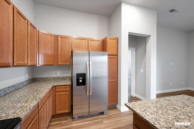 Building Photo - Charming 2BR-2BA Condo in Aurora Town Center