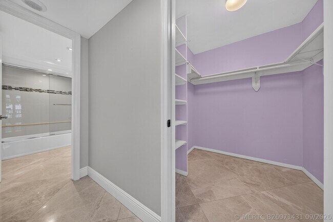 Building Photo - 4020 Galt Ocean Dr