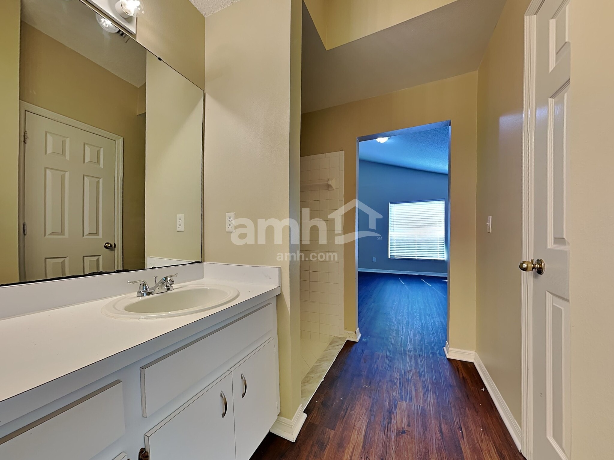 Building Photo - 2315 Kenwick Dr