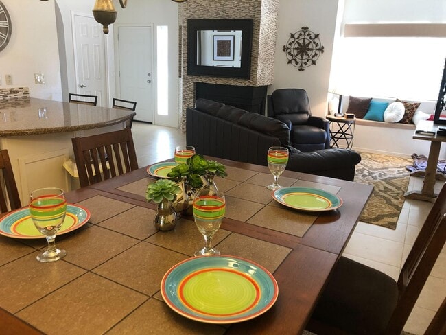 Building Photo - Two bedroom condo