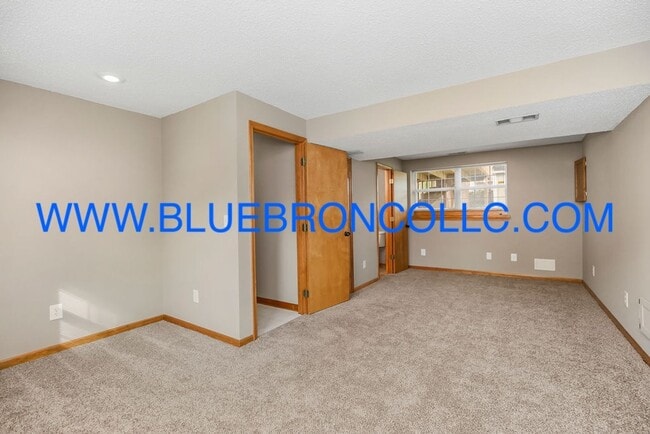 Building Photo - Check out this spacious home with thoughtf...