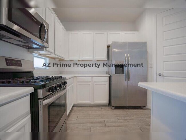 Building Photo - 3719 S 63rd Dr