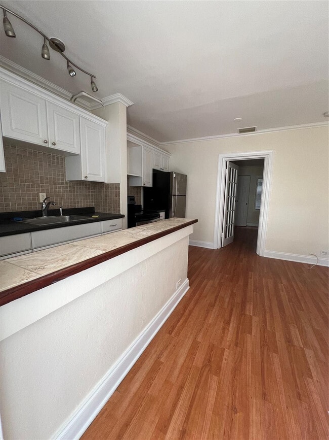 Building Photo - 1325 NE 5th Terrace