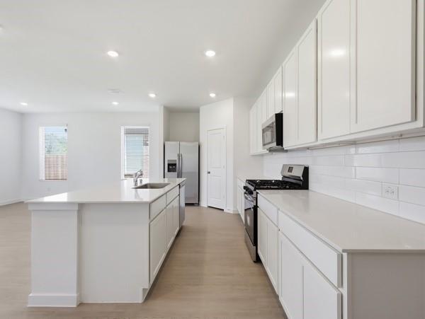 Building Photo - 7001 Camphor Ct