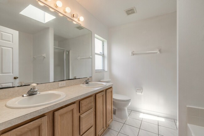 Building Photo - 3214 Juniper Dr
