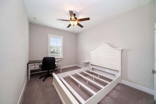 Building Photo - 898 Sweetgrass St