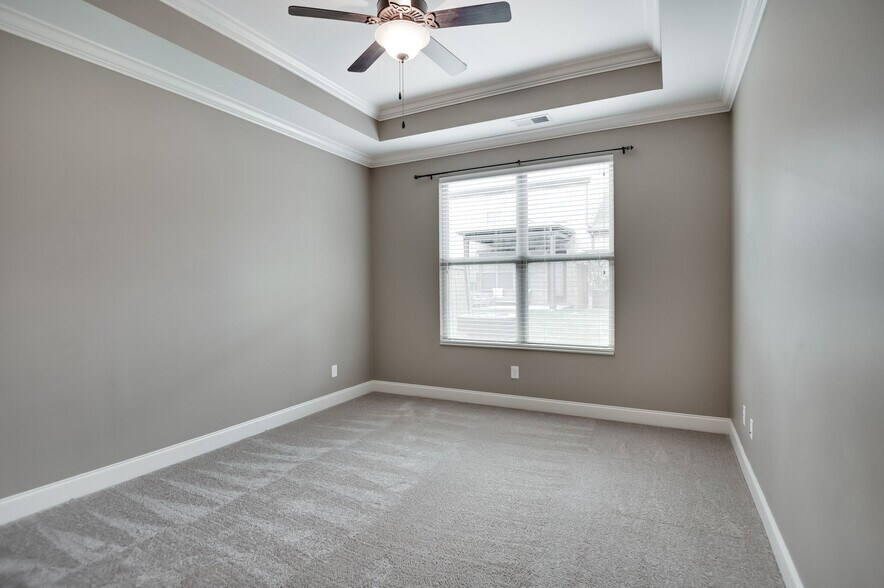 Building Photo - 141 Ambassador Private Cir