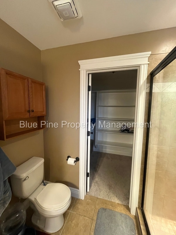 Building Photo - 2717 Mary Dr