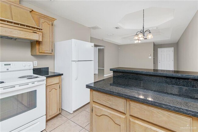 Building Photo - 15 Kimberly Ln