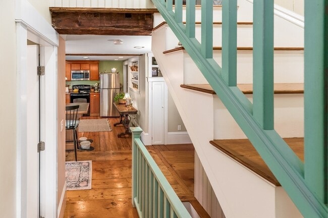 Building Photo - 6 Morse Ct